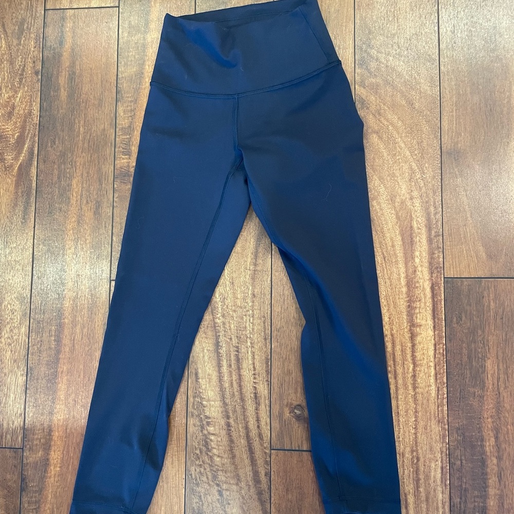 Lululemon wunder train navy crop 23 inch size 4